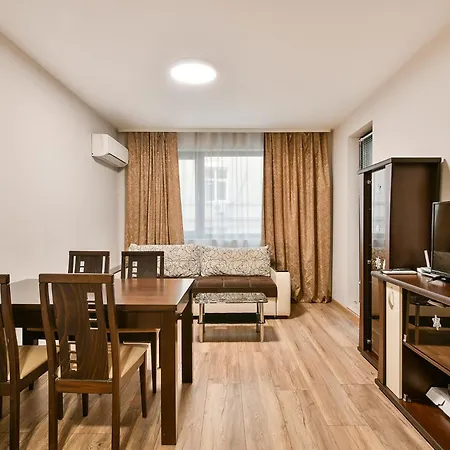 Urban Retreat In The Heart Of Lägenhet