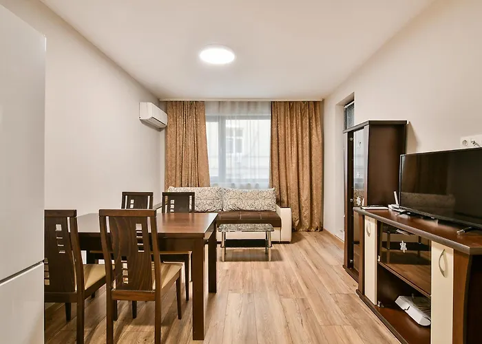 Urban Retreat In The Heart Of Lägenhet